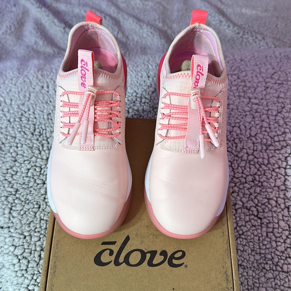 Clove Classic Limited Edition. Worn once for class, size 5.5 too big.
